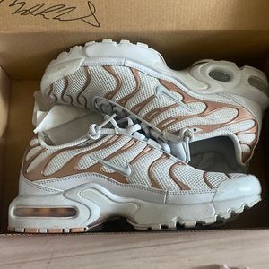 Youth air max plus